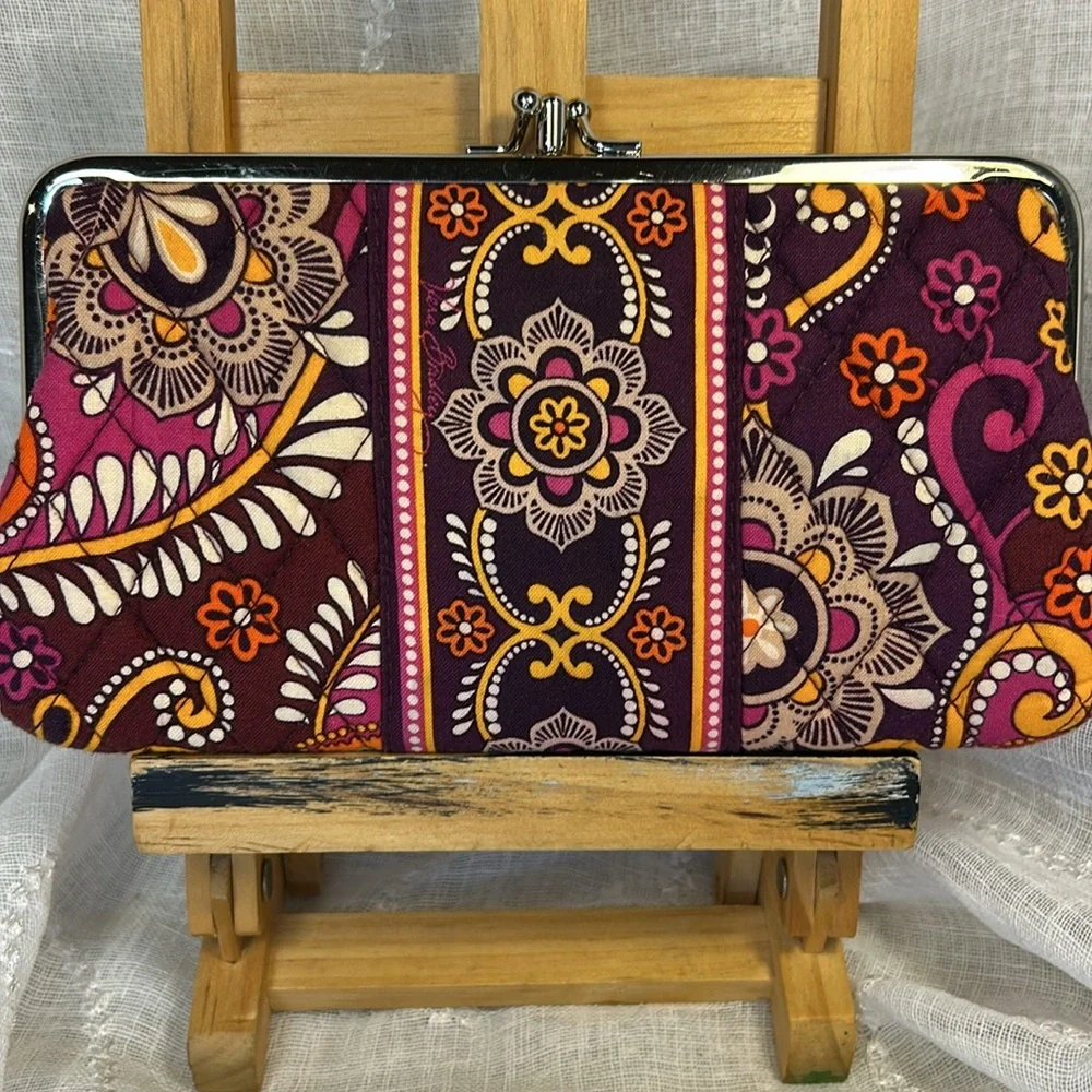 Vera Bradley almost new kiss lock large wallet / clutch - Picture 14 of 14